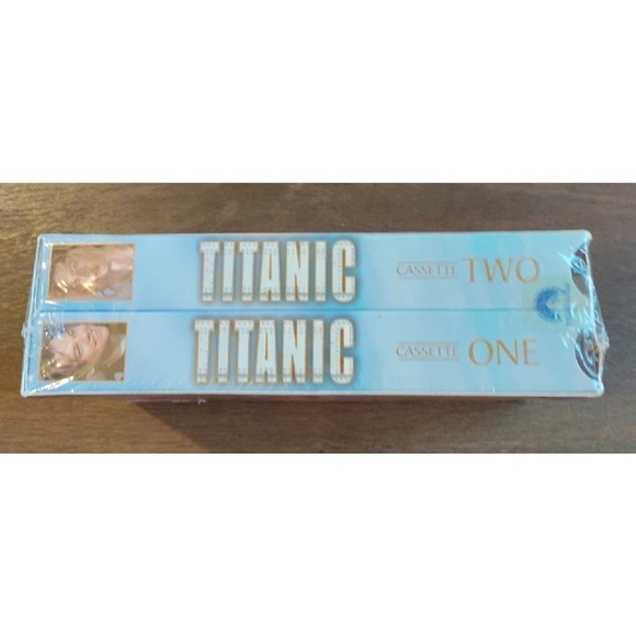 Academy Award winner Titanic VHS set - Picture 3 of 3